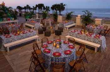 4 restaurants, breakfast, lunch, dinner served; local cuisine at Hilton Daytona Beach Oceanfront Resort