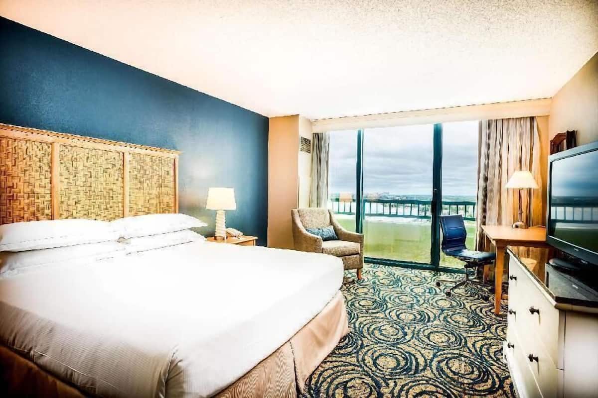 Premium bedding, pillowtop beds, in-room safe, desk