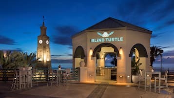 4 restaurants, breakfast, lunch, dinner served; local cuisine