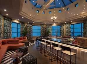 4 restaurants, breakfast, lunch, dinner served; local cuisine