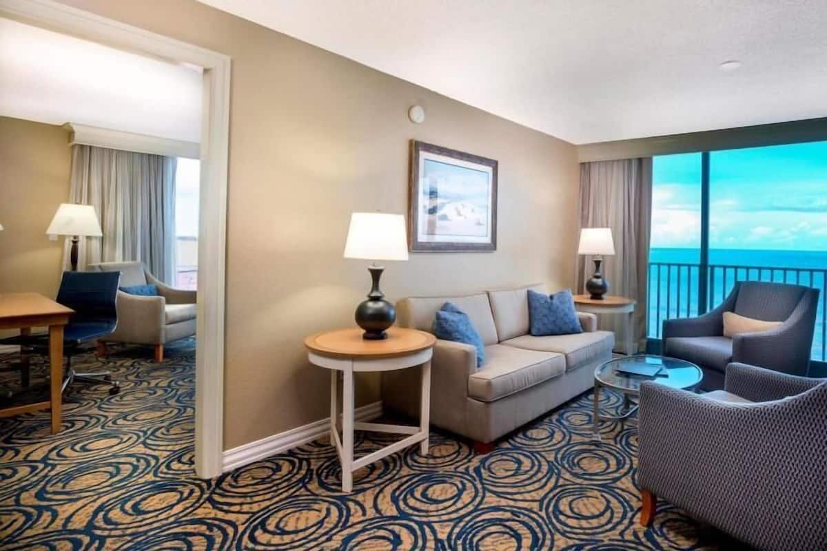 Living area | 37-inch LED TV with cable channels, TV