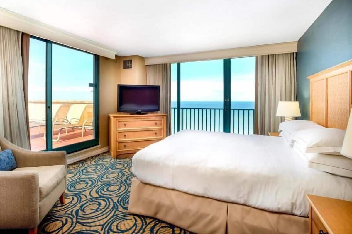 Luxe beddengoed, pillowtop-bedden, een kluis op de kamer, een bureau