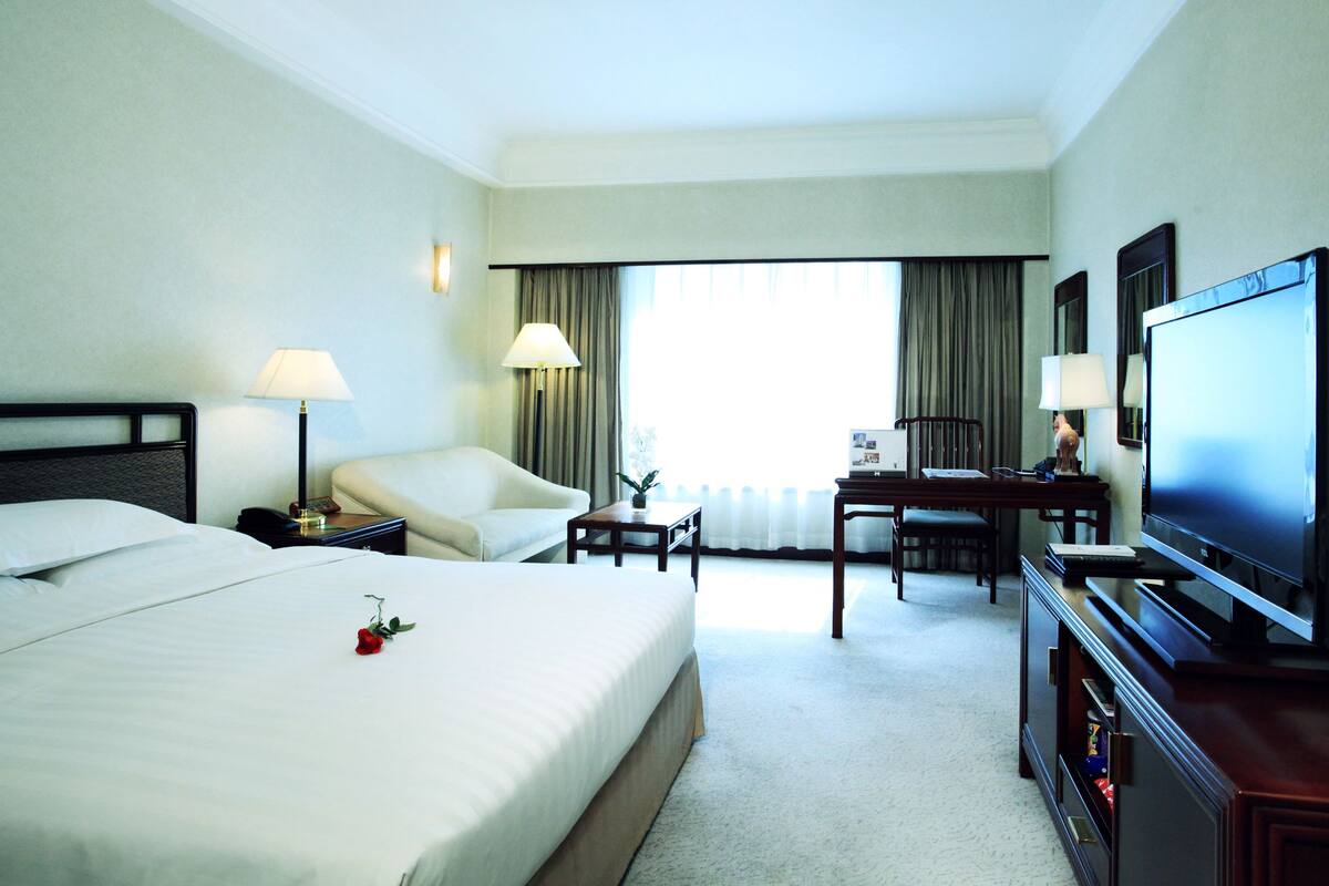 Standard Room | Premium bedding, down comforters, minibar, in-room safe