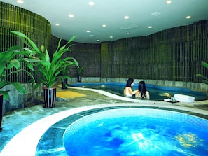 Bain à remous intérieur
