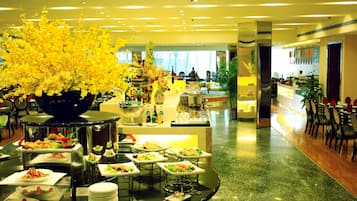 2 restaurants, breakfast, lunch, dinner served; Chinese cuisine