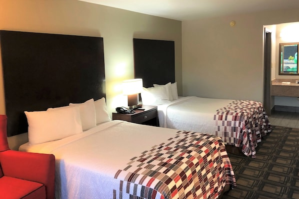 Habitación Deluxe, 2 camas Queen size, para no fumadores | Escritorio, cortinas blackout, cunas gratuitas y wifi gratis