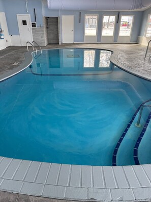 室内游泳池