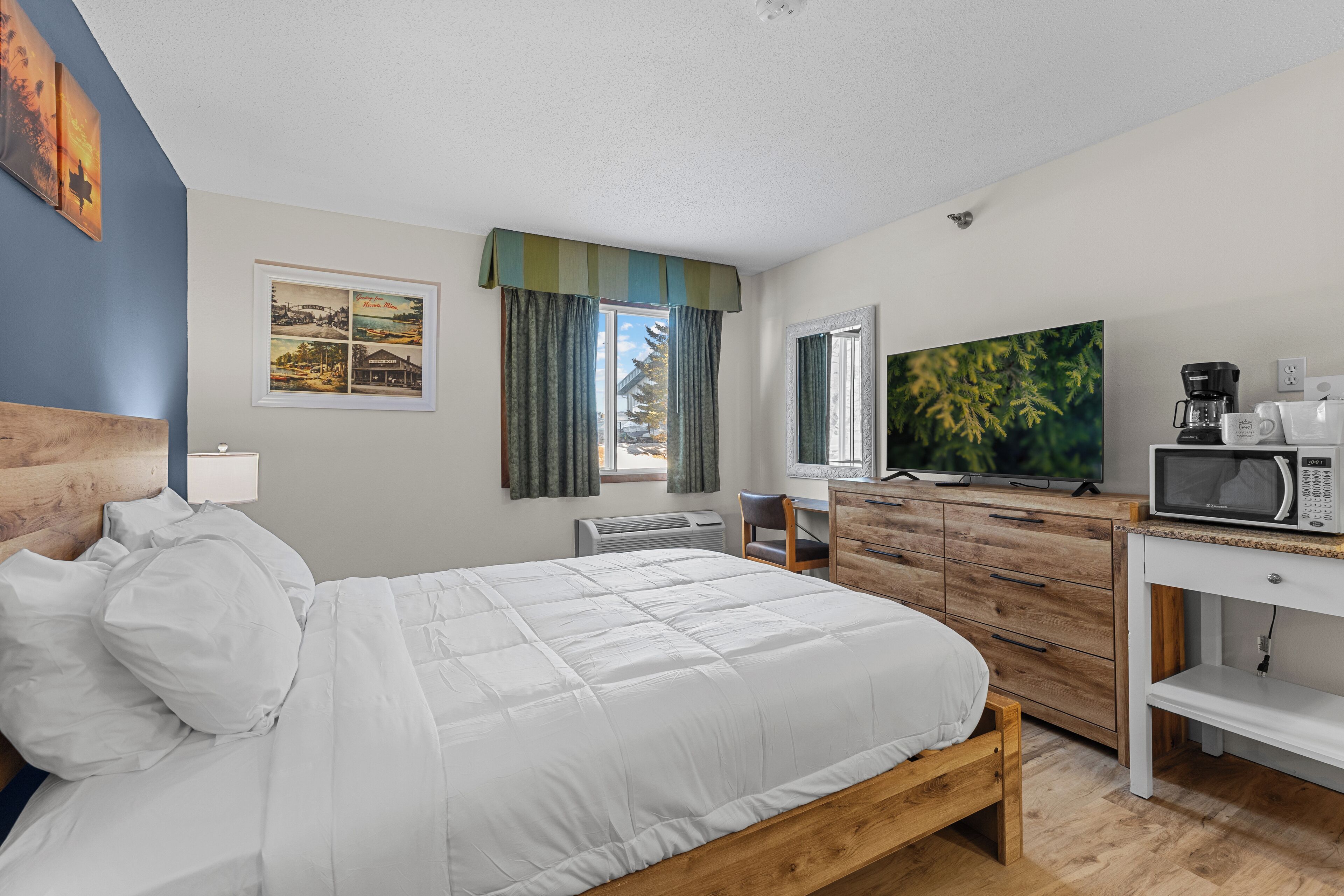 Gull Lake Queen Kitchenette | Down comforters, desk, blackout drapes, soundproofing