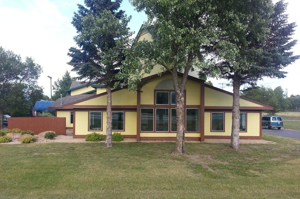 Nisswa Inn and Suites