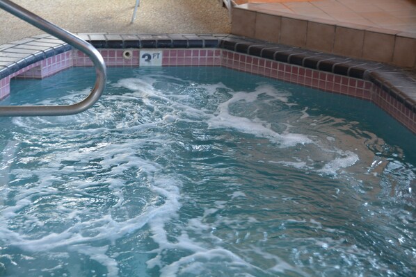 Indoor spa tub