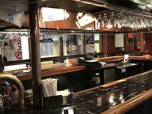 Bar (in der Unterkunft)