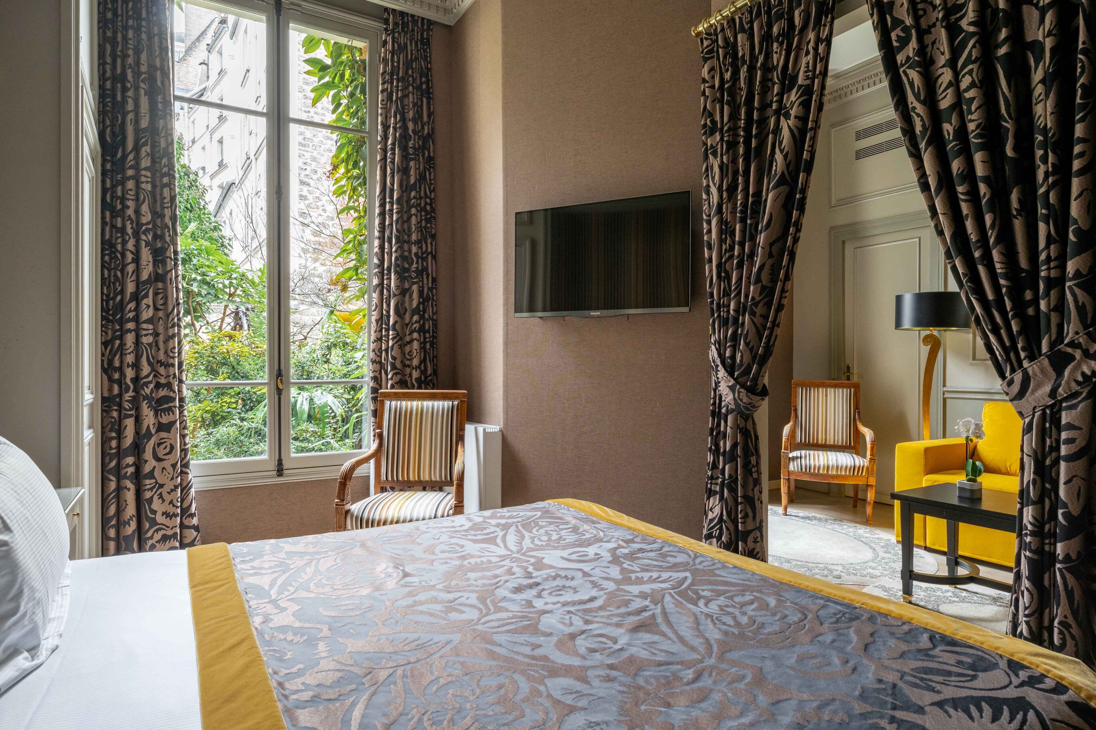 apartment, garden side - free soft minibar, chromecast - snacks, digital press | free minibar items, in-room safe, desk, blackout curtains