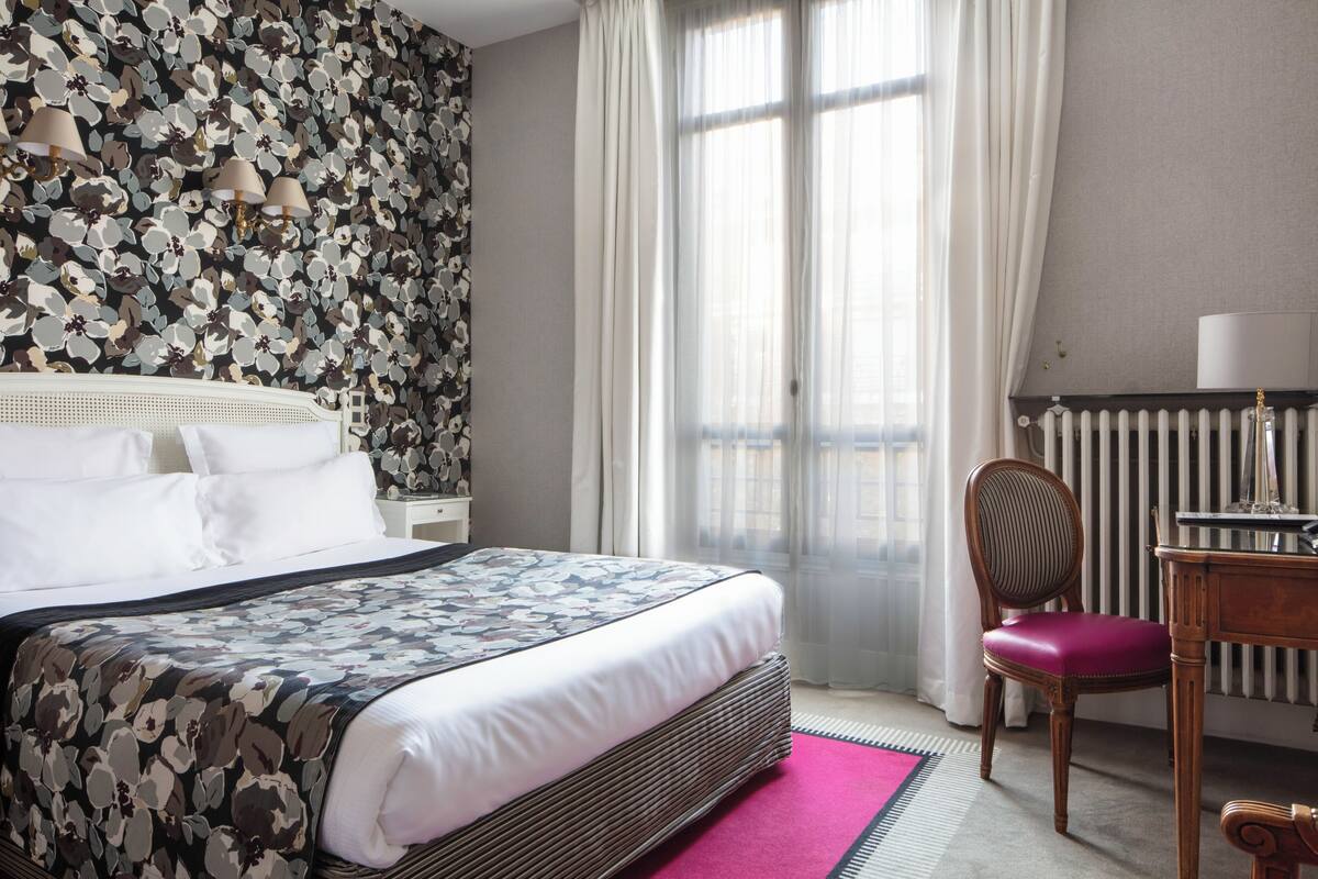 Free minibar items, in-room safe, desk, blackout drapes