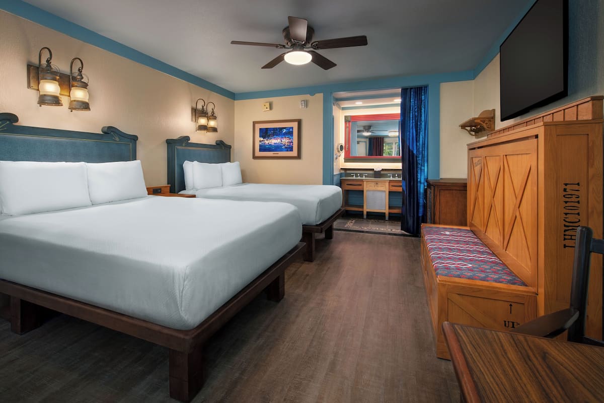 Brankas, tirai kedap cahaya, setrika/meja setrika, dan Wi-Fi gratis