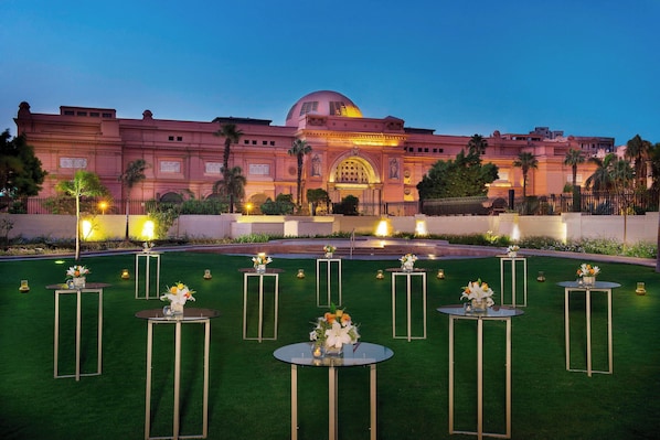 Banquet hall