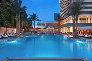 Outdoor pool, open 9:00 AM to 5:00 PM, sun loungers