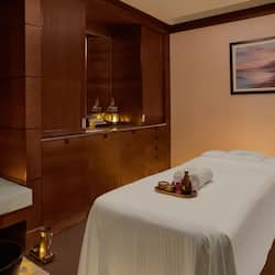 Couples treatment rooms, sauna, hot tub, steam room, body treatments