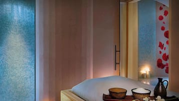 Espace de soins pour les couples, sauna, bain à remous, hammam