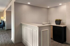Cocktail bar