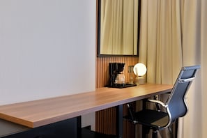 Executive Double Room, 2 Double Beds | Premium bedding, pillowtop beds, desk, blackout drapes - Hotel Sicomoro (Chihuahua)