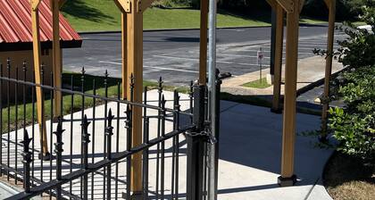 Country Hearth Inn & Suites Cartersville