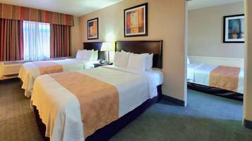 Suite, 2 Queen Beds, 1 Double Bed, Non Smoking