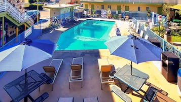 Outdoor pool, open 10 AM to 10 PM, pool umbrellas, sun loungers