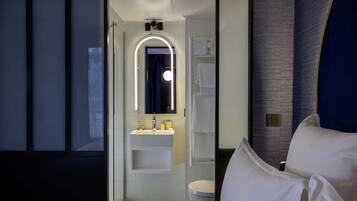 Habitación clásica, 1 cama Queen size, para no fumadores | Caja de seguridad en la habitación, insonorización y wifi gratis