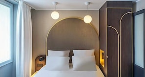 Superior Room, 1 Queen Bed, Non Smoking (Larger Room) | In-room safe, soundproofing, free WiFi, bed sheets