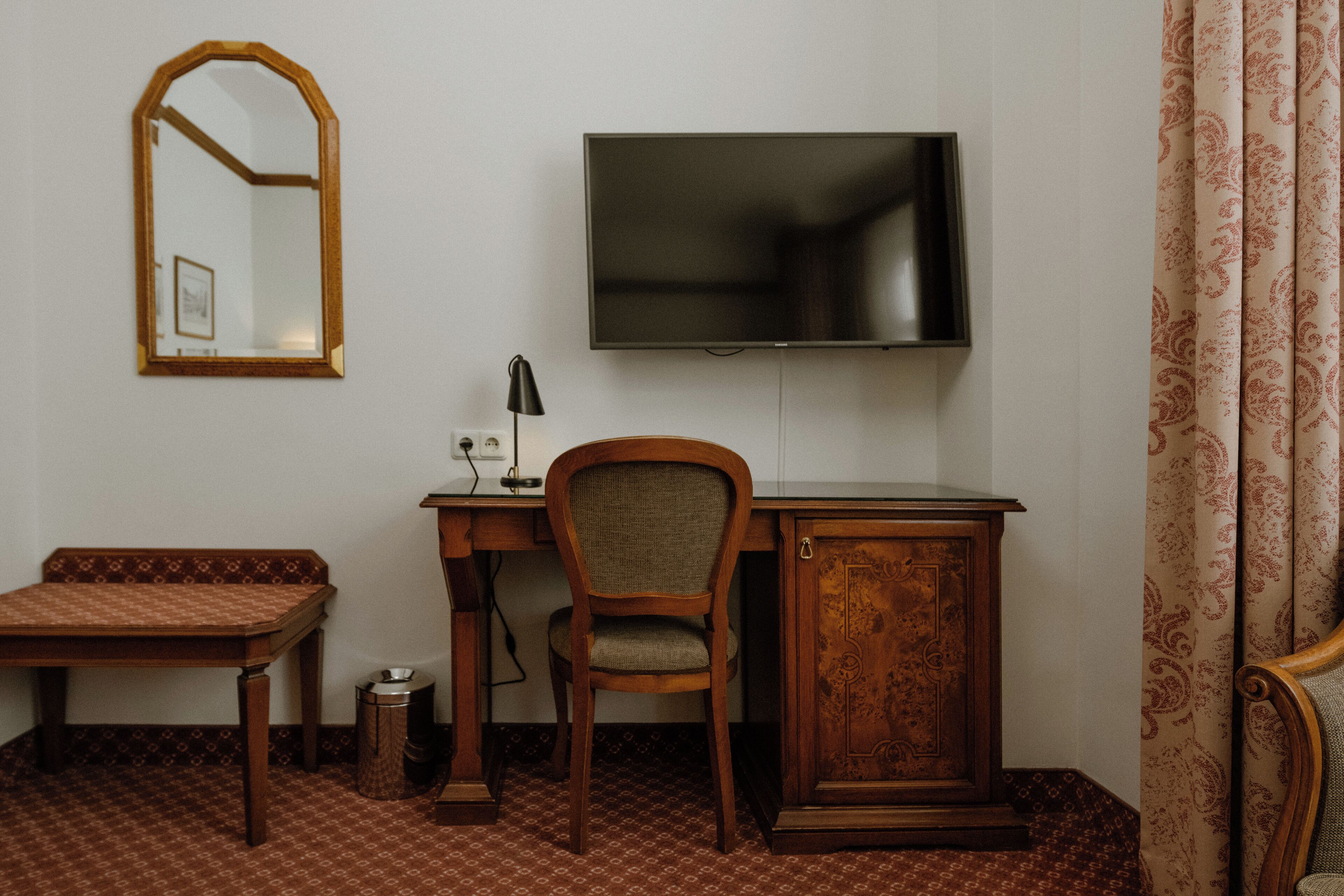 1 bedroom, in-room safe, desk, free wifi