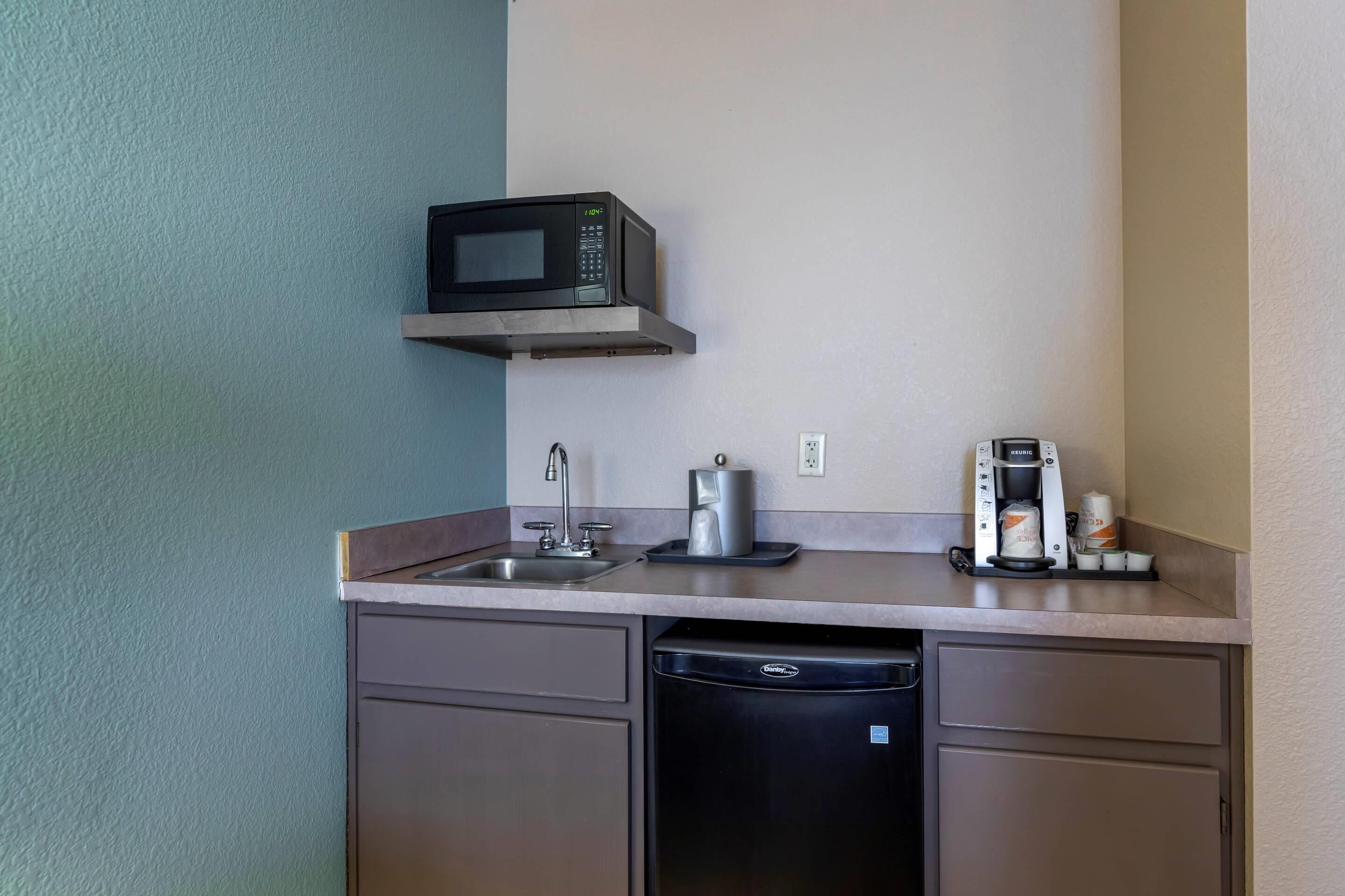 egyptian cotton sheets, premium bedding, down duvets, pillow-top beds