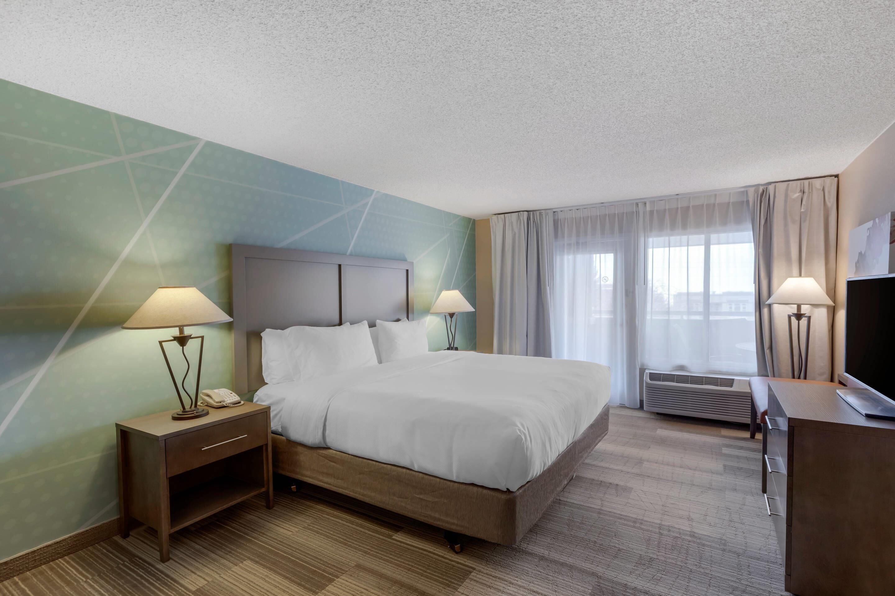 Egyptian cotton sheets, premium bedding, down duvets, pillow-top beds