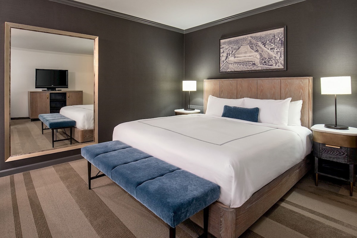 Premium bedding, down comforters, pillowtop beds, in-room safe