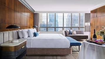 Presidential-Suite, 1 King-Bett | Wohnbereich | 42-Zoll-Fernseher mit Kabelempfang, DVD-Player, Pay-TV