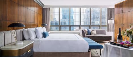 Presidential-Suite, 1 King-Bett | Wohnbereich | 42-Zoll-Fernseher mit Kabelempfang, DVD-Player, Pay-TV