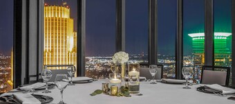 The Marquette Hotel, Curio Collection by Hilton