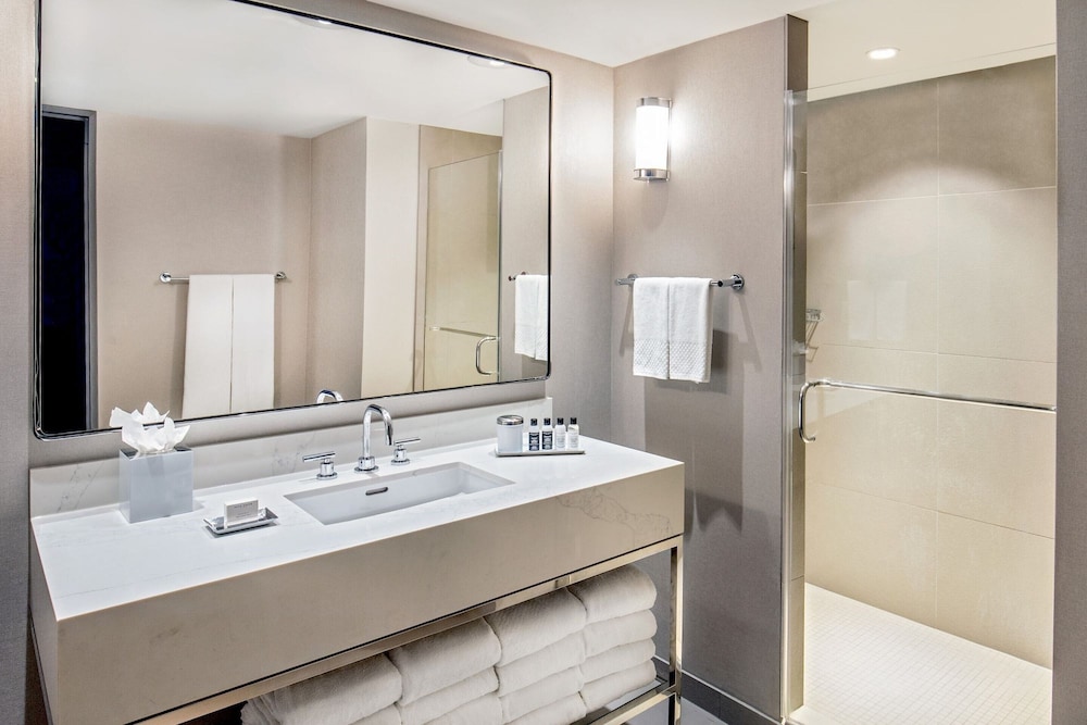 The Marquette Hotel, Curio Collection by Hilton by null