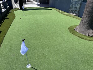 Mini-golf