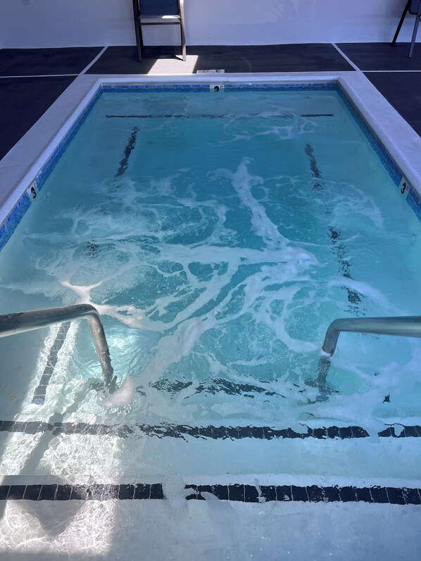 Indoor spa tub