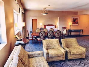 Suite, 1 King Bed (Capital)