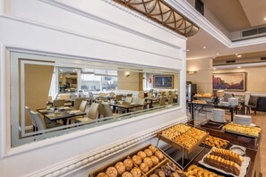 Daily buffet breakfast (USD 16 per person) - Exe Hotel Colón (Buenos Aires)