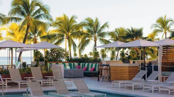 2 piscines extérieures, tentes de plage, parasols de plage