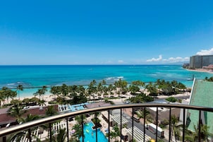 1 Bedroom Suite, Oceanfront, 2 Double, Sofa bed, Kealohilani Twr, Corner room, Balcony | View from room