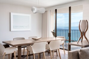 37-inch flat-screen TV with satellite channels, Smart TV, Netflix