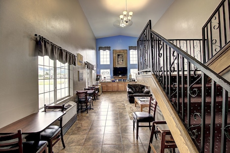 Free daily continental breakfast. Days Inn by Wyndham Lolo / Missoula Area