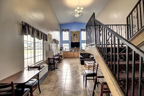 Free daily continental breakfast 