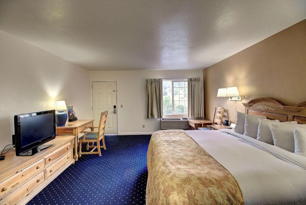1 bedroom, premium bedding, desk, iron/ironing board