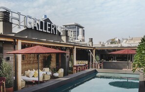 Outdoor pool, sun loungers