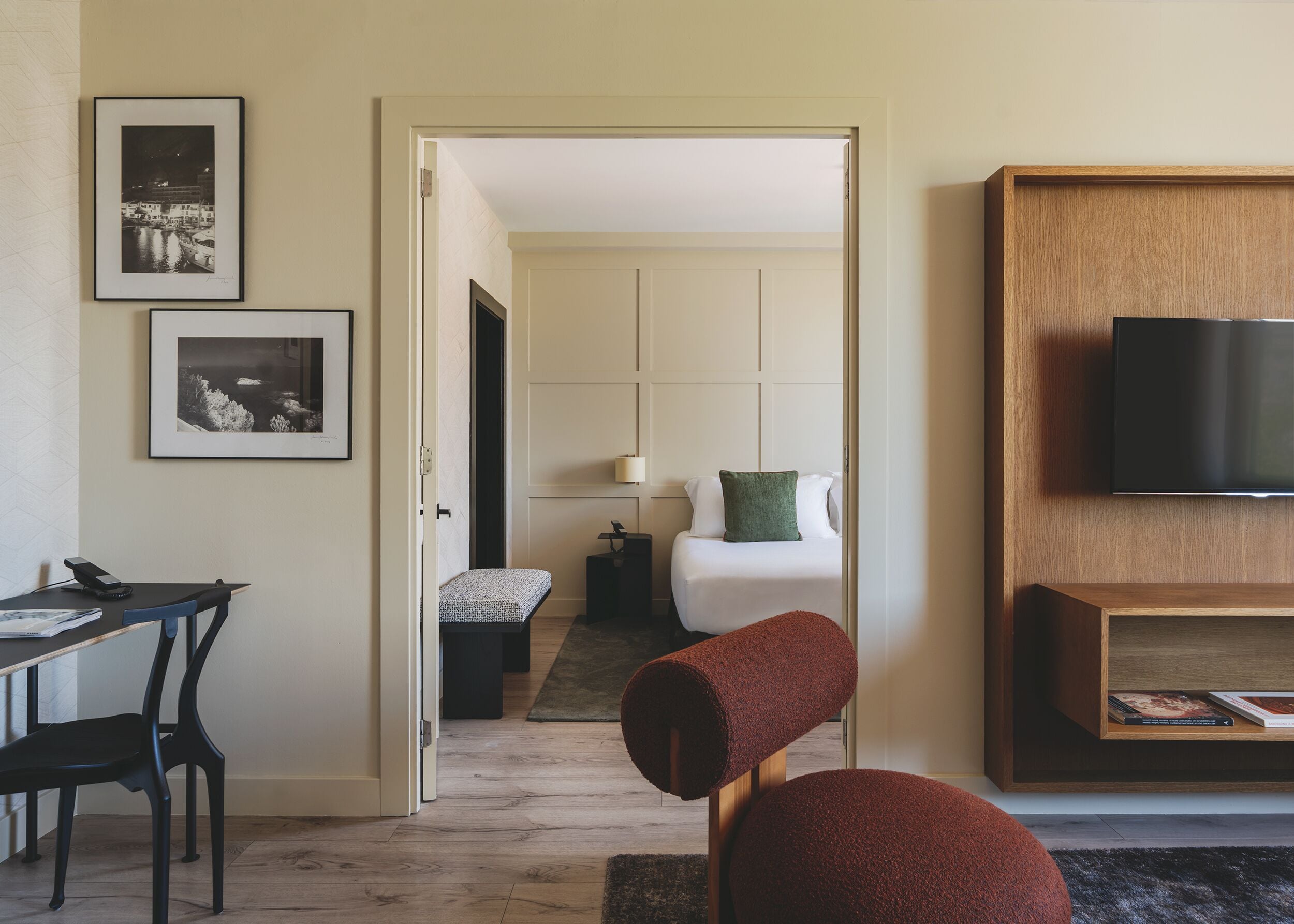 suite | 1 bedroom, minibar, in-room safe, desk