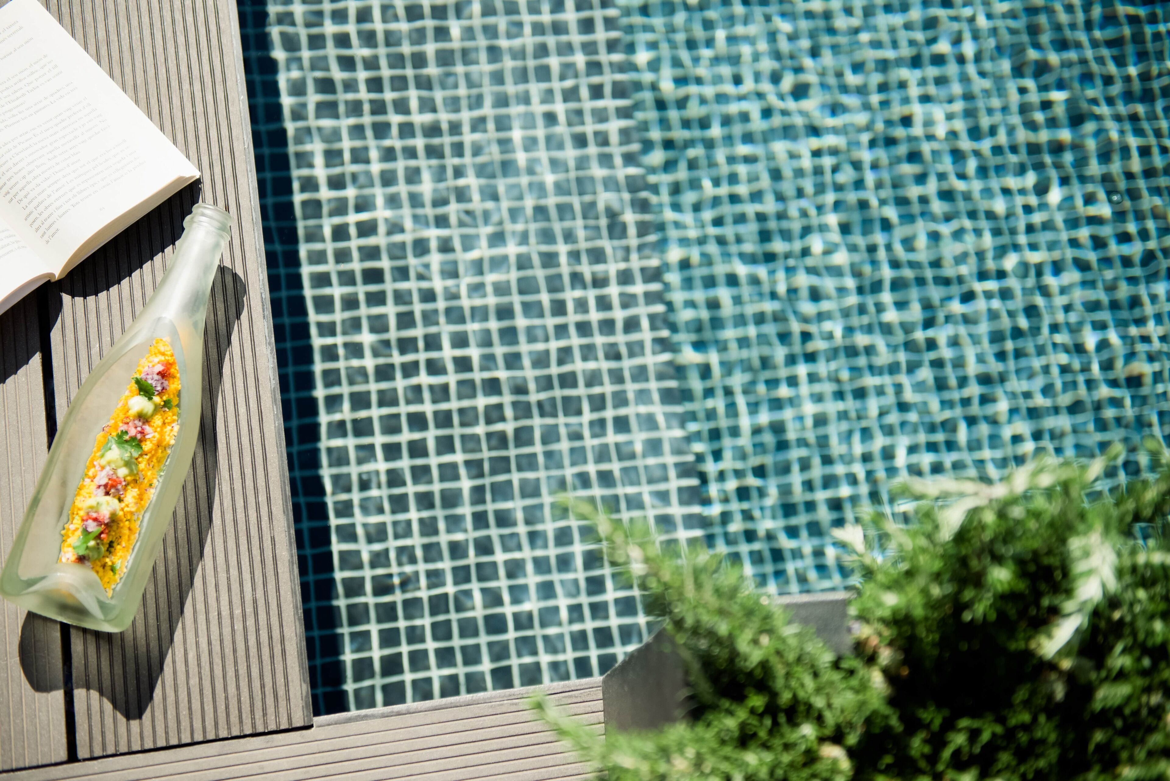 outdoor pool, pool loungers